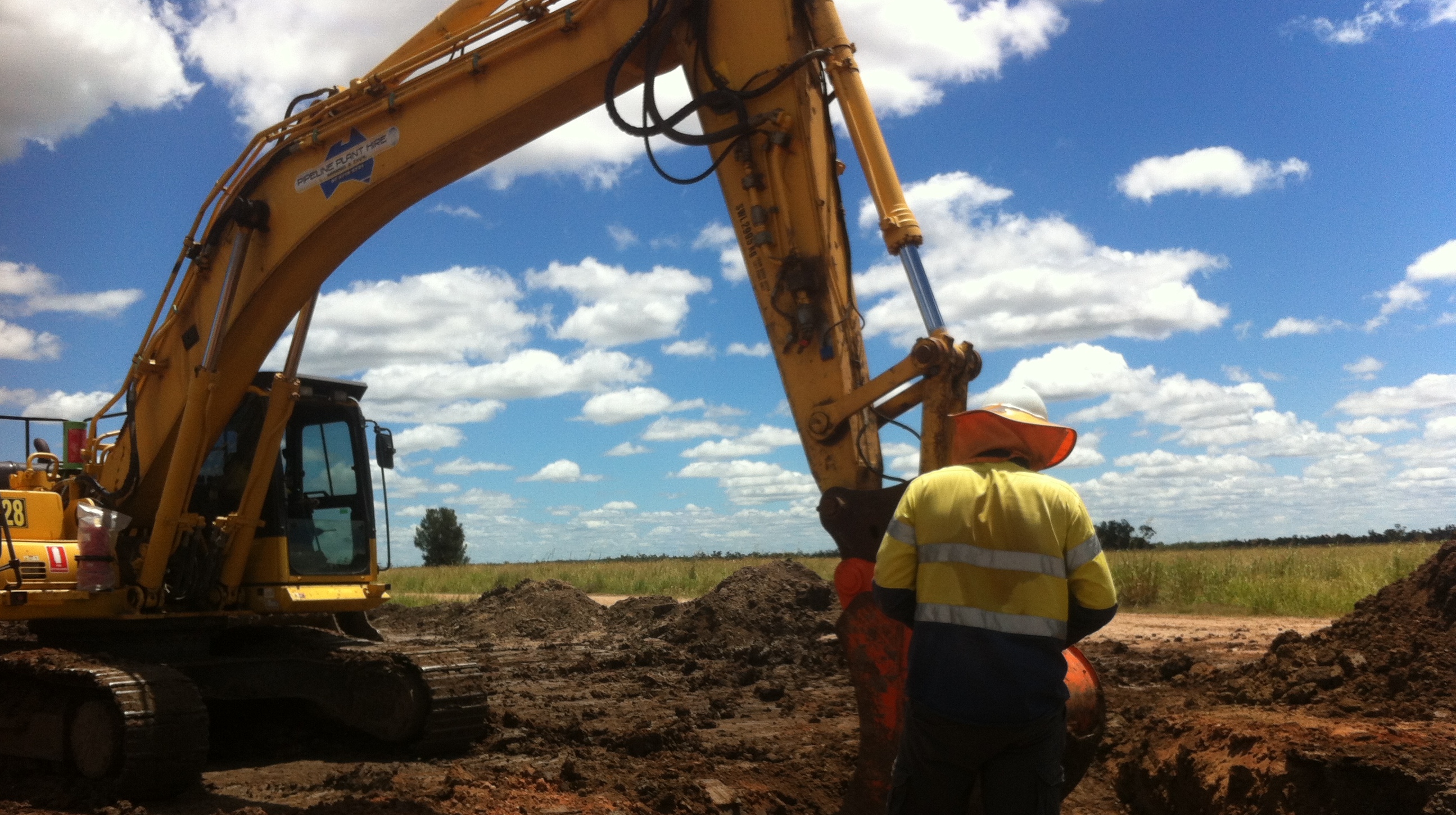 1542071880_Spottingexcavatordriver Construction Advisor